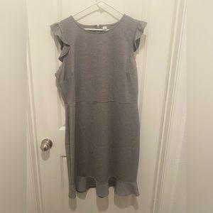 Chic grey dress!